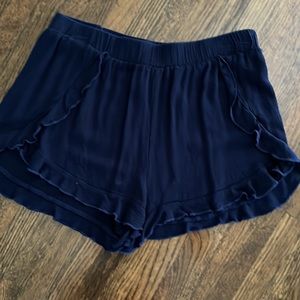 Adorable ruffled shorts